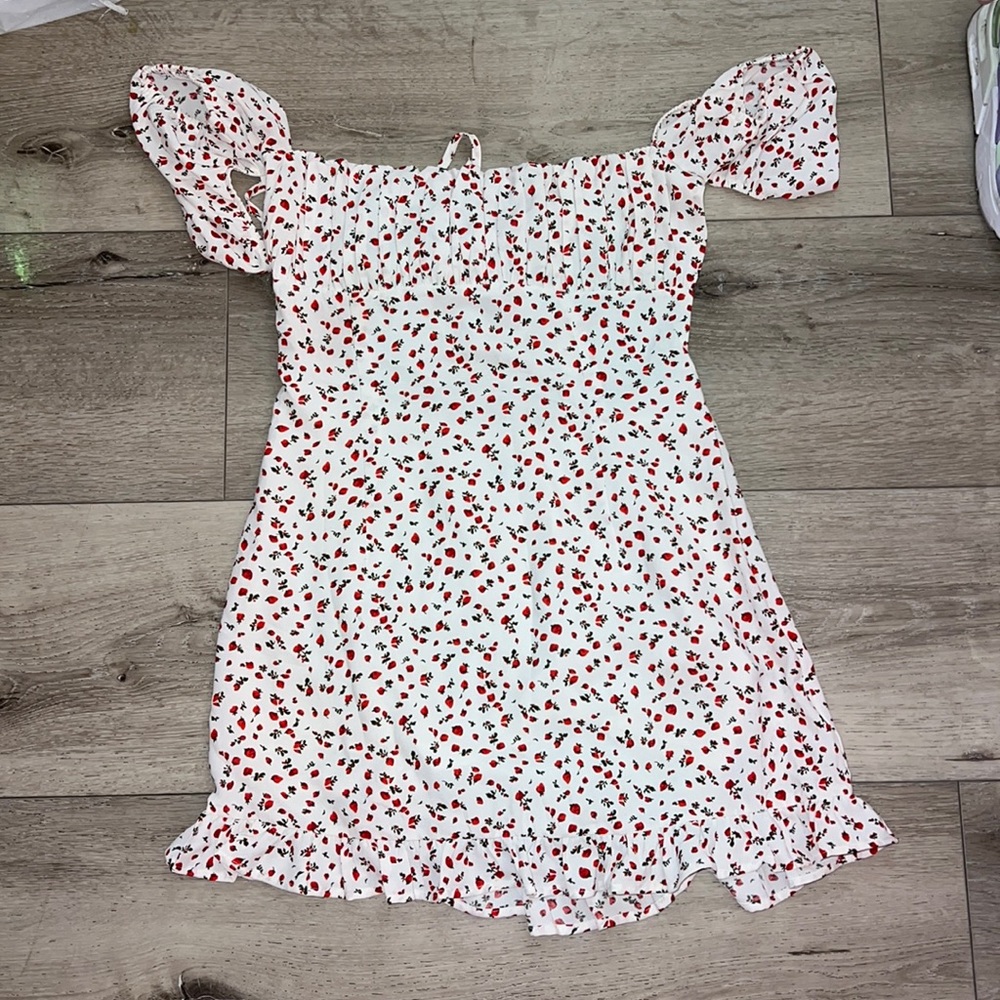 Fashion Nova berry dress 🍓